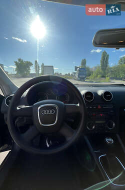 Хэтчбек Audi A3 2006 в 