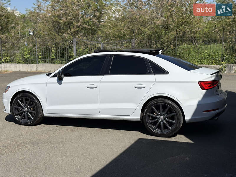 Седан Audi A3 2014 в Киеве