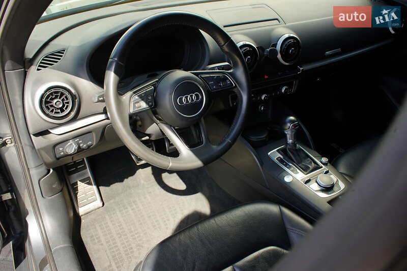 Седан Audi A3 2017 в Житомире