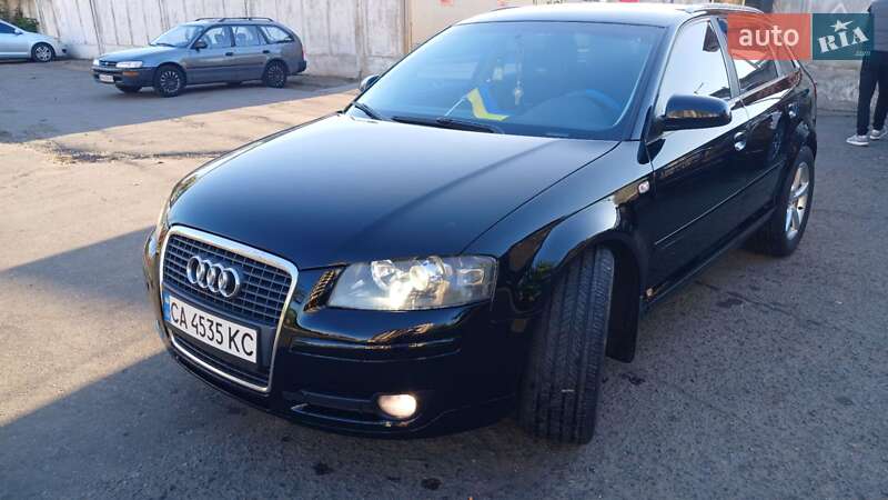 Хэтчбек Audi A3 2006 в 