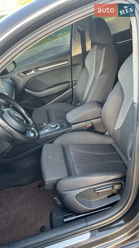 Хетчбек Audi A3 2015 в Бобрику