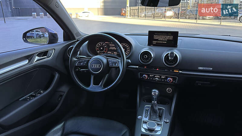 Седан Audi A3 2016 в Киеве