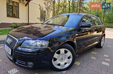 Хэтчбек Audi A3 2005 в 