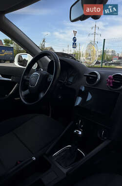 Хетчбек Audi A3 2011 в 