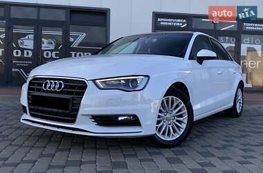 Седан Audi A3 2016 в Мукачевому