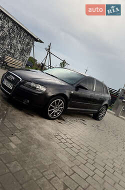 Хэтчбек Audi A3 2006 в 