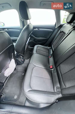 Хэтчбек Audi A3 2015 в 