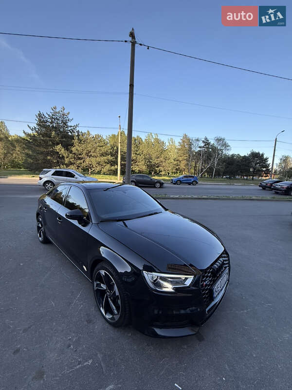 Седан Audi A3 2018 в Дніпрі