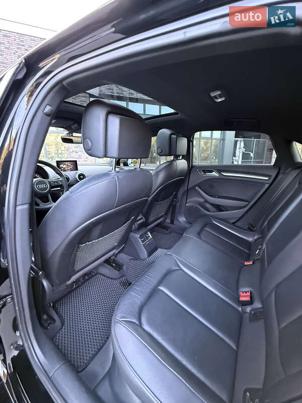 Седан Audi A3 2018 в Дніпрі