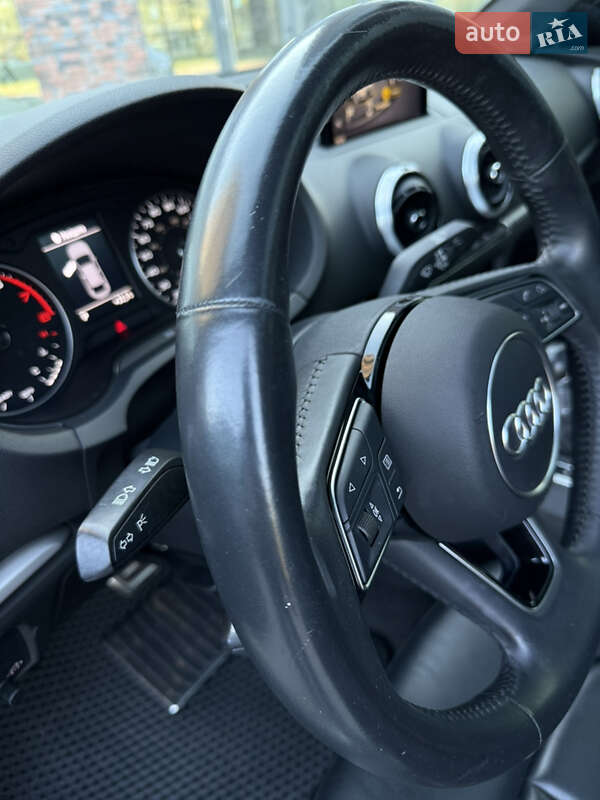 Седан Audi A3 2018 в Дніпрі