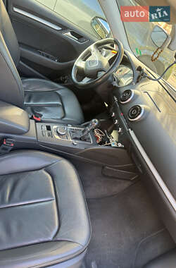 Хэтчбек Audi A3 2015 в 