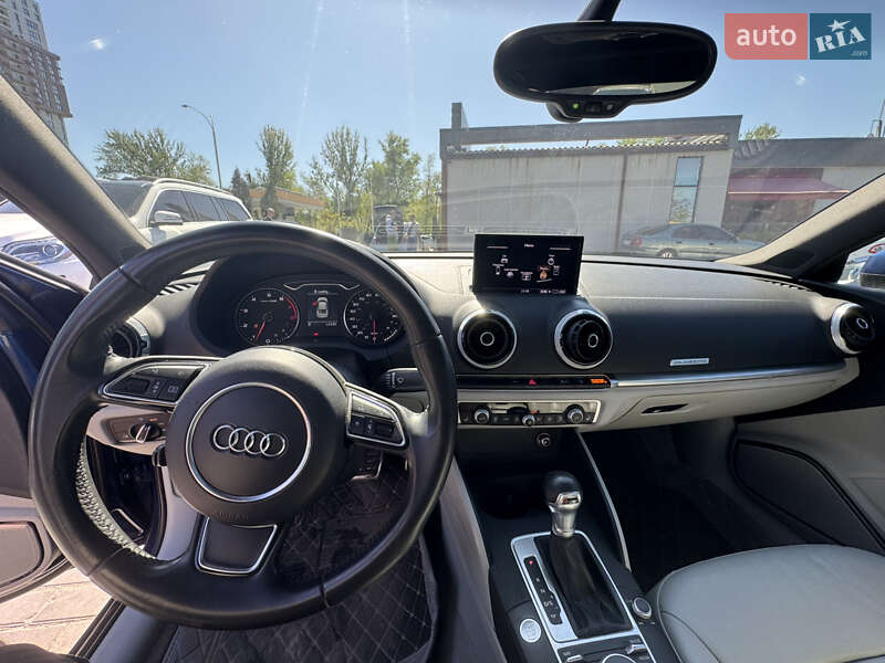 Седан Audi A3 2015 в Дніпрі