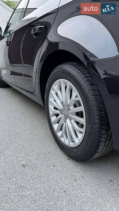 Хэтчбек Audi A3 2018 в Житомире