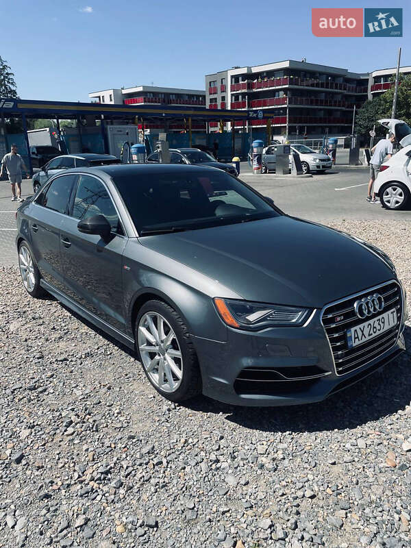 Хэтчбек Audi A3 2016 в 
