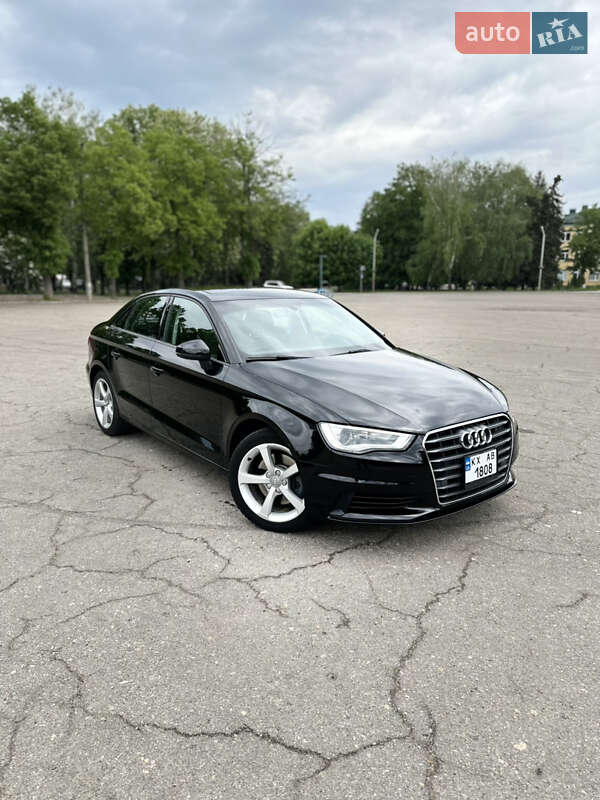 Седан Audi A3 2015 в Лозовой