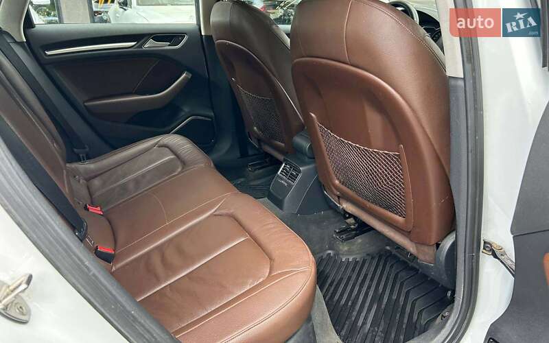 Седан Audi A3 2014 в Черновцах