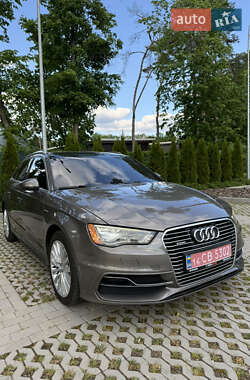 Хэтчбек Audi A3 2016 в 