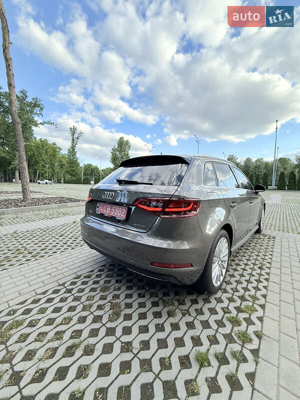 Хетчбек Audi A3 2016 в Харкові
