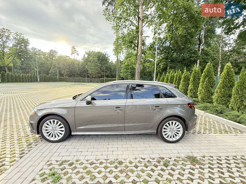 Хетчбек Audi A3 2016 в Харкові