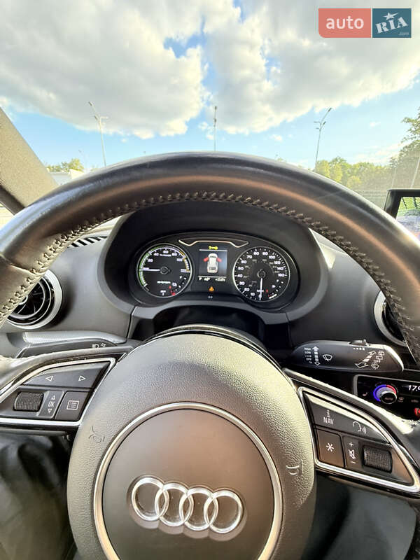 Хетчбек Audi A3 2016 в Харкові