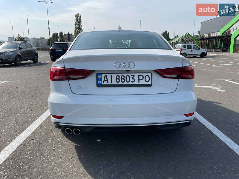 Седан Audi A3 2018 в Киеве