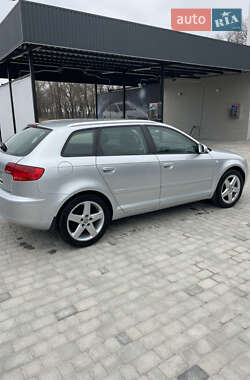 Хэтчбек Audi A3 2006 в 
