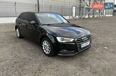 Хэтчбек Audi A3 2015 в 