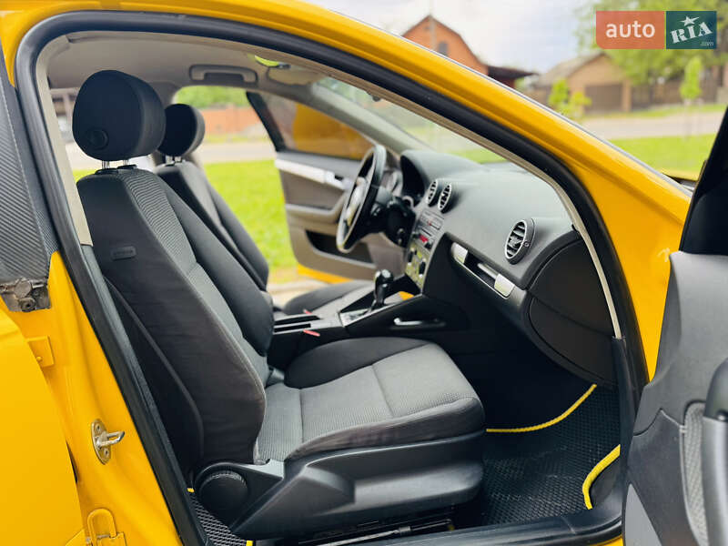 Хэтчбек Audi A3 2004 в Ромнах