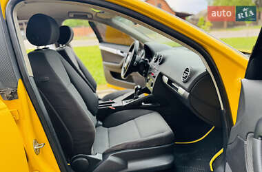 Хэтчбек Audi A3 2004 в 