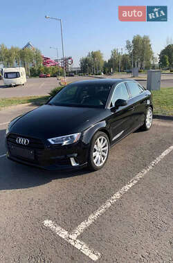 Хэтчбек Audi A3 2019 в 