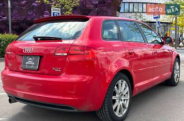 Хэтчбек Audi A3 2010 в 