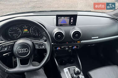 Хетчбек Audi A3 2017 в 
