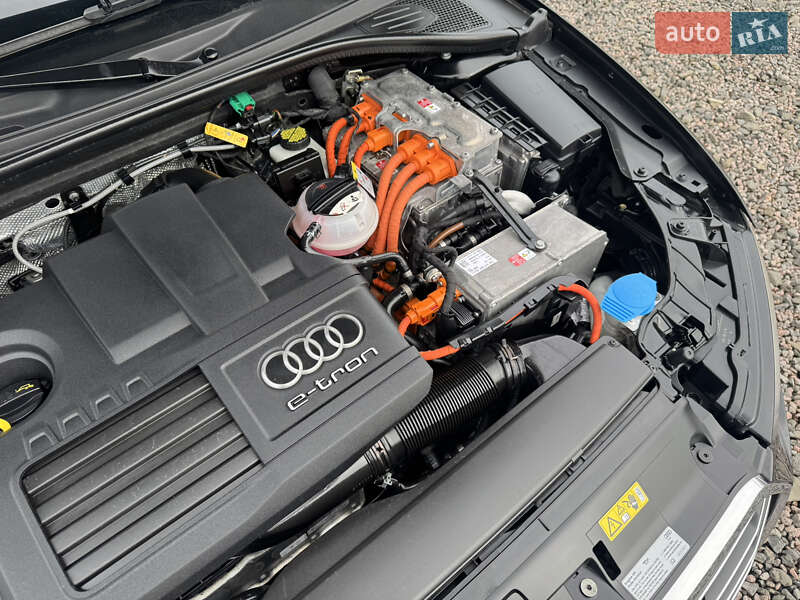 Хэтчбек Audi A3 2017 в Луцке