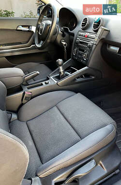 Хэтчбек Audi A3 2006 в 