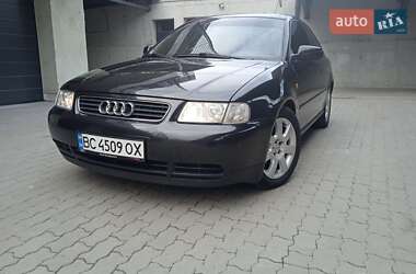 Хетчбек Audi A3 1999 в 