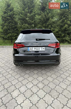 Хэтчбек Audi A3 2015 в 