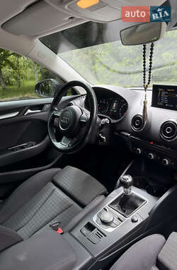 Хэтчбек Audi A3 2015 в 