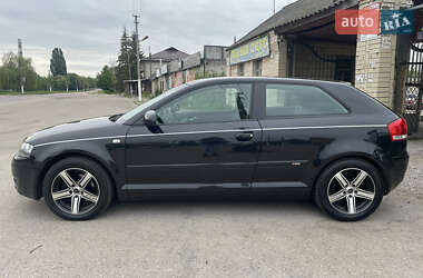 Хетчбек Audi A3 2003 в 