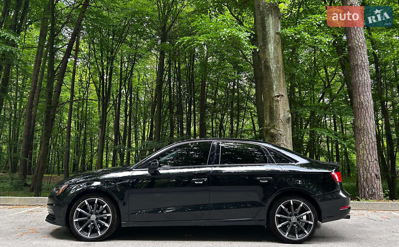 Седан Audi A3 2015 в Львове