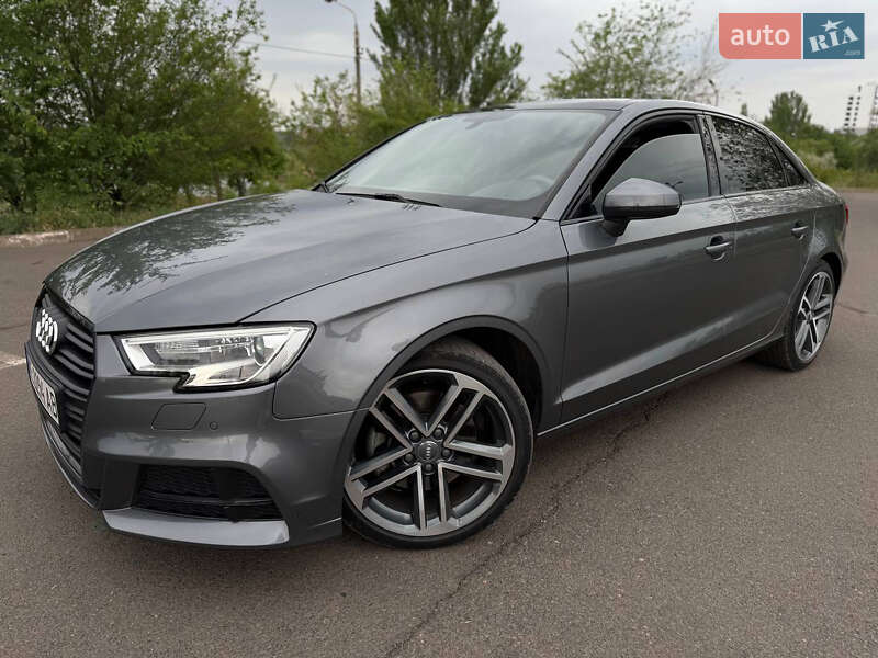Седан Audi A3 2019 в Кривом Роге