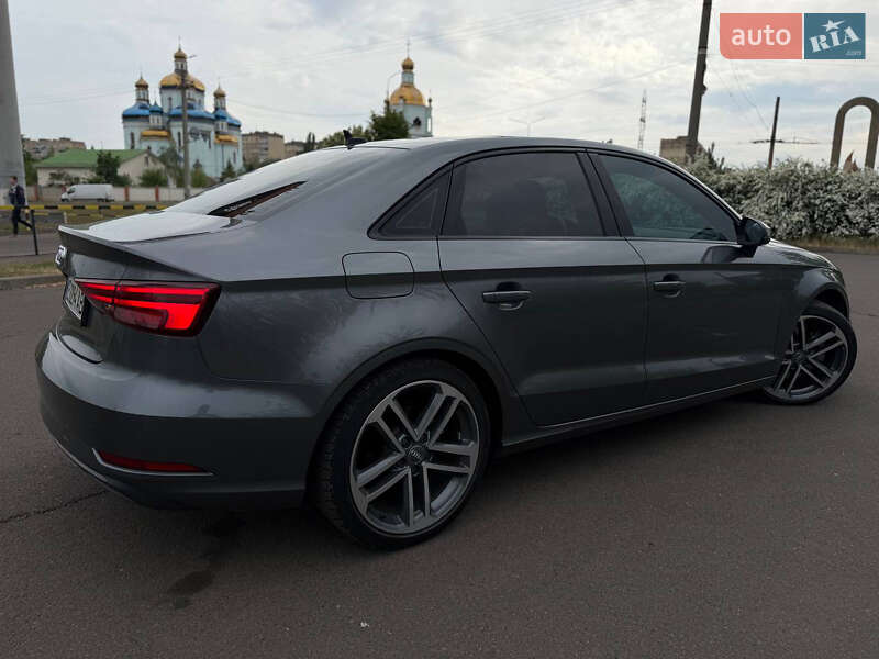 Седан Audi A3 2019 в Кривом Роге