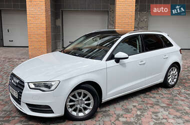 Хэтчбек Audi A3 2016 в 