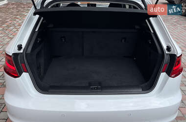 Хэтчбек Audi A3 2016 в 
