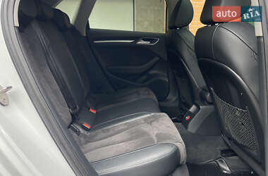 Хэтчбек Audi A3 2016 в 