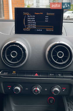 Хэтчбек Audi A3 2016 в 