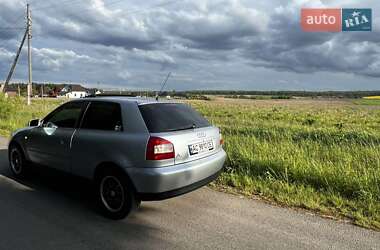 Хэтчбек Audi A3 1998 в 