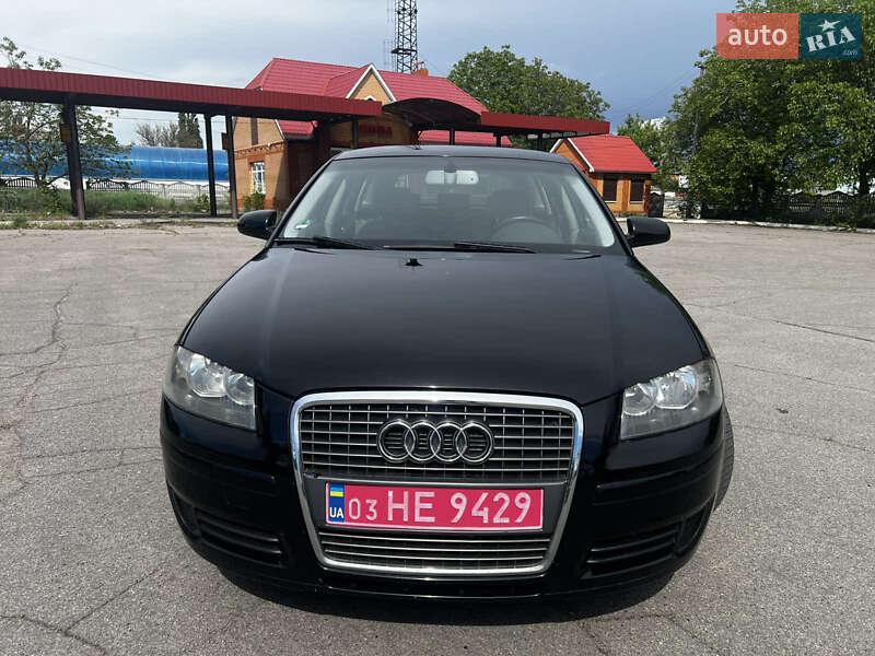 Хэтчбек Audi A3 2006 в 