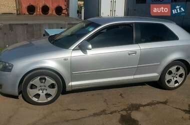 Хетчбек Audi A3 2004 в 
