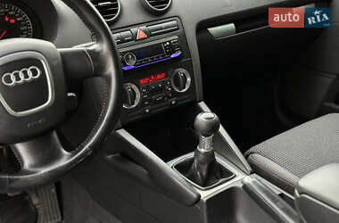 Хетчбек Audi A3 2004 в 