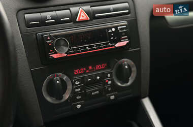 Хетчбек Audi A3 2004 в 